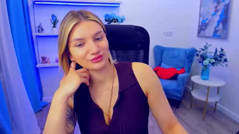 Snapshot of selenaemoore chatting on 13, 5, 2026 selenaemoore online show from 13, 5, 2026