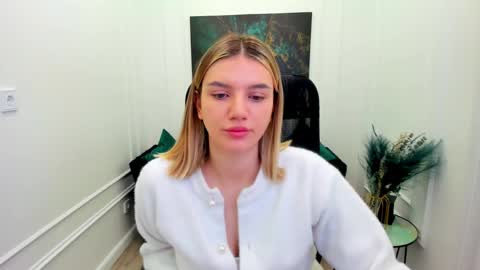 Snapshot of selenaemoore chatting on 3, 6, 2026 selenaemoore online show from 3, 6, 2026