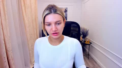 Snapshot of selenaemoore chatting on 5, 6, 2026 selenaemoore online show from 5, 6, 2026