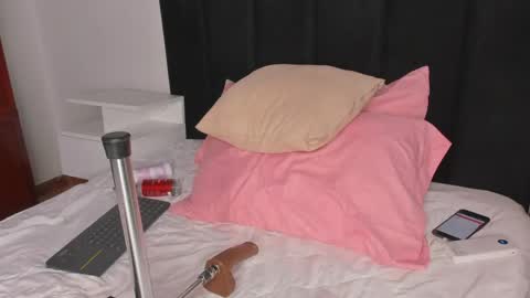  Selena  online show from 23, 4, 2026