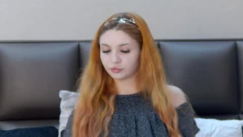 SelenaHanson online show from 17, 6, 2026