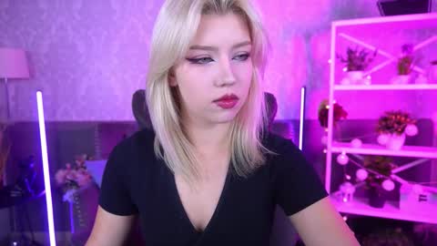 selenairis online show from 15, 9, 2025