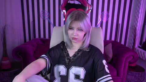 selenairis online show from 29, 4, 2026