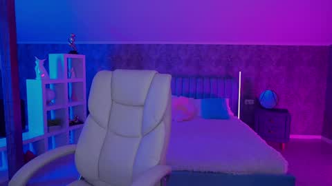 selenairis online show from 21, 5, 2026