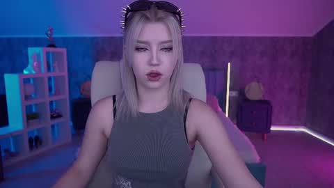selenairis online show from 2, 7, 2026
