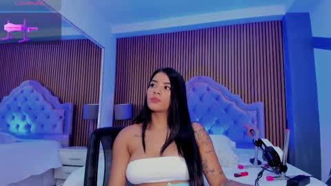 selenastonne online show from 17, 9, 2025