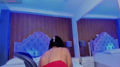 selenastonne online show from 4, 10, 2025