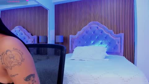 selenastonne online show from 23, 11, 2025