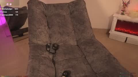  Sel Your Little butterfly  online show from 19, 1, 2025