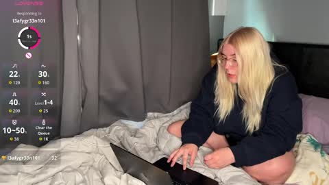 Selene online show from 23, 4, 2026