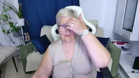Selenna online show from 8, 5, 2026