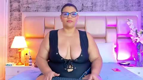 Snapshot of selennacooper chatting on 1, 5, 2026 Selenna Cooper online show from 1, 5, 2026