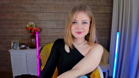 SelinSwarovski online show from 3, 2, 2025