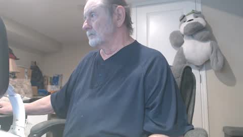 Snapshot of selkie2s chatting on 4, 10, 2025 selkie2s online show from 4, 10, 2025