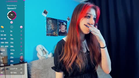 Snapshot of sell0n chatting on 5, 1, 2025 Mindy online show from 5, 1, 2025