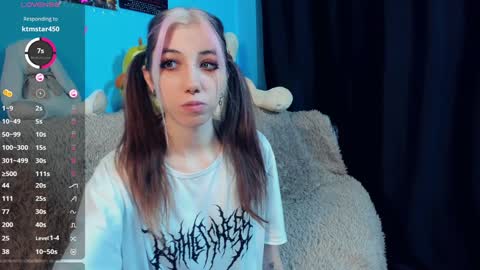 Snapshot of sell0n chatting on 8, 1, 2025 Mindy online show from 8, 1, 2025