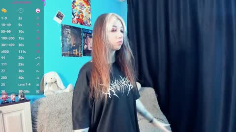 Snapshot of sell0n chatting on 1, 2, 2025 Mindy online show from 1, 2, 2025