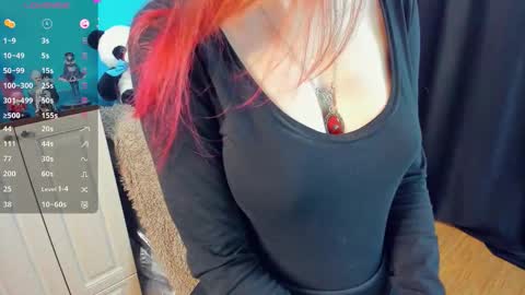 Snapshot of sell0n chatting on 12, 9, 2025 Mindy online show from 12, 9, 2025