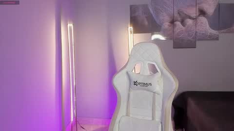 Snapshot of selyn_ chatting on 12, 12, 2024 Selyn online show from 12, 12, 2024