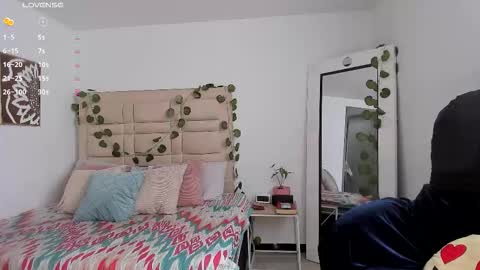 Snapshot of selyn_ chatting on 15, 11, 2025 Selyn online show from 15, 11, 2025