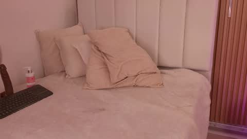 Sensual Kim77 online show from 25, 4, 2026