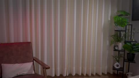 Maria- OF sensual bee online show from 13, 12, 2024