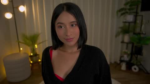 Maria- OF sensual bee online show from 25, 12, 2024