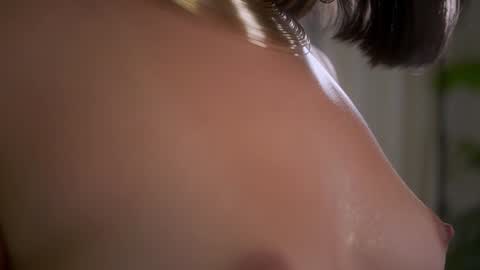 Maria- OF sensual bee online show from 1, 2, 2025