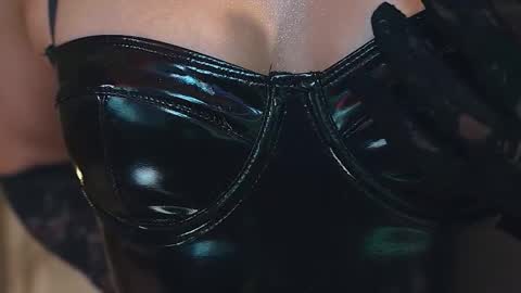 Maria- OF sensual bee online show from 11, 10, 2025