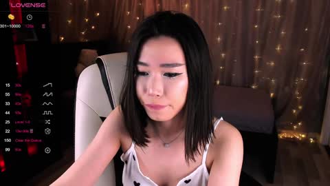 Snapshot of sensualily chatting on 6, 2, 2025 Kiki online show from 6, 2, 2025