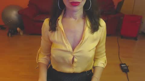 sensualmyra online show from 4, 1, 2025