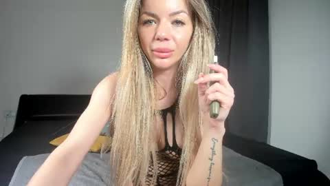 senzual_naughtyx online show from 15, 6, 2026