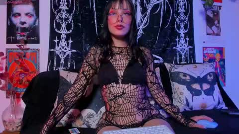 Snapshot of seraphine_hell chatting on 6, 10, 2025 seraphine online show from 6, 10, 2025