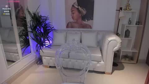 Snapshot of serena___ chatting on 25, 9, 2025 serena___ online show from 25, 9, 2025