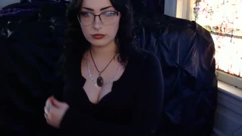 serena grey online show from 3, 3, 2026