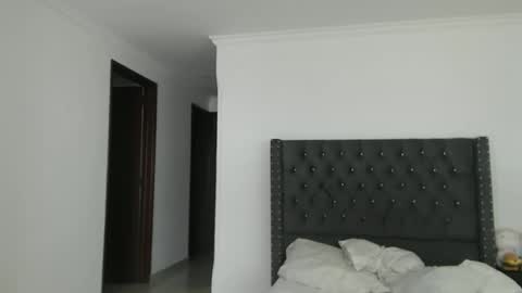 sararoussee online show from 25, 2, 2026