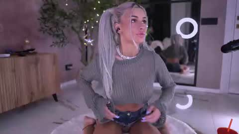 Serene Sophiex online show from 28, 7, 2026