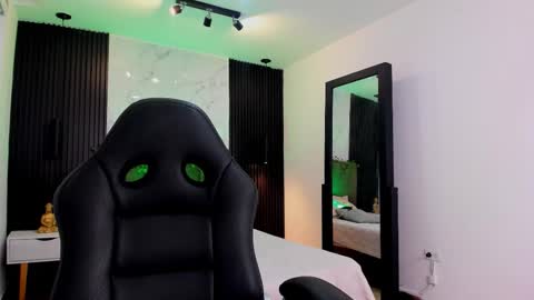 Serene online show from 3, 12, 2025