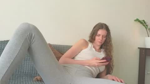 Hey Guys and Girls non-binary personalities  Im Sereta online show from 27, 7, 2026
