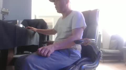 hetero serio discreto online show from 15, 1, 2025