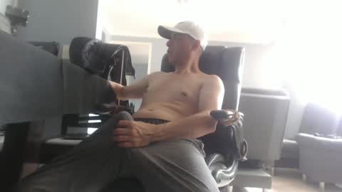 hetero serio discreto online show from 1, 2, 2025