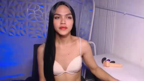 Bella online show from 4, 11, 2025