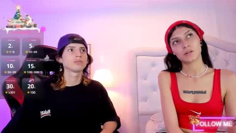 Snapshot of sett_and_gwen chatting on 12, 12, 2024 sett_and_gwen online show from 12, 12, 2024