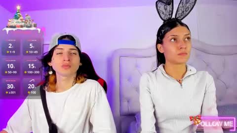 Snapshot of sett_and_gwen chatting on 15, 12, 2024 sett_and_gwen online show from 15, 12, 2024