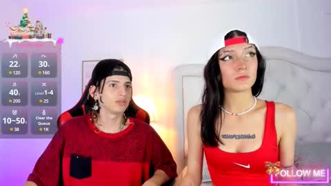 Snapshot of sett_and_gwen chatting on 18, 12, 2024 sett_and_gwen online show from 18, 12, 2024