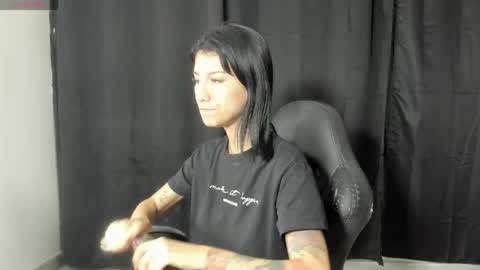Snapshot of sex_hot1818 chatting on 18, 4, 2026 july online show from 18, 4, 2026