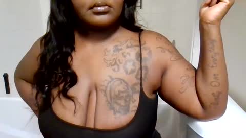 Snapshot of sexichocchic chatting on 5, 2, 2025 sexichocchic online show from 5, 2, 2025