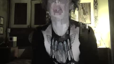 Trixy Rose online show from 4, 2, 2025