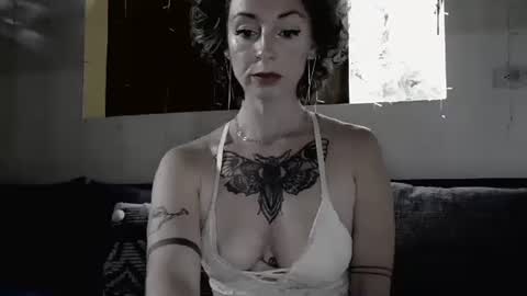 Trixy Rose online show from 3, 3, 2025