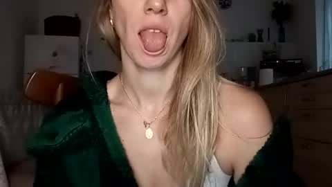 Snapshot of sexualangel chatting on 16, 12, 2025 Verona online show from 16, 12, 2025